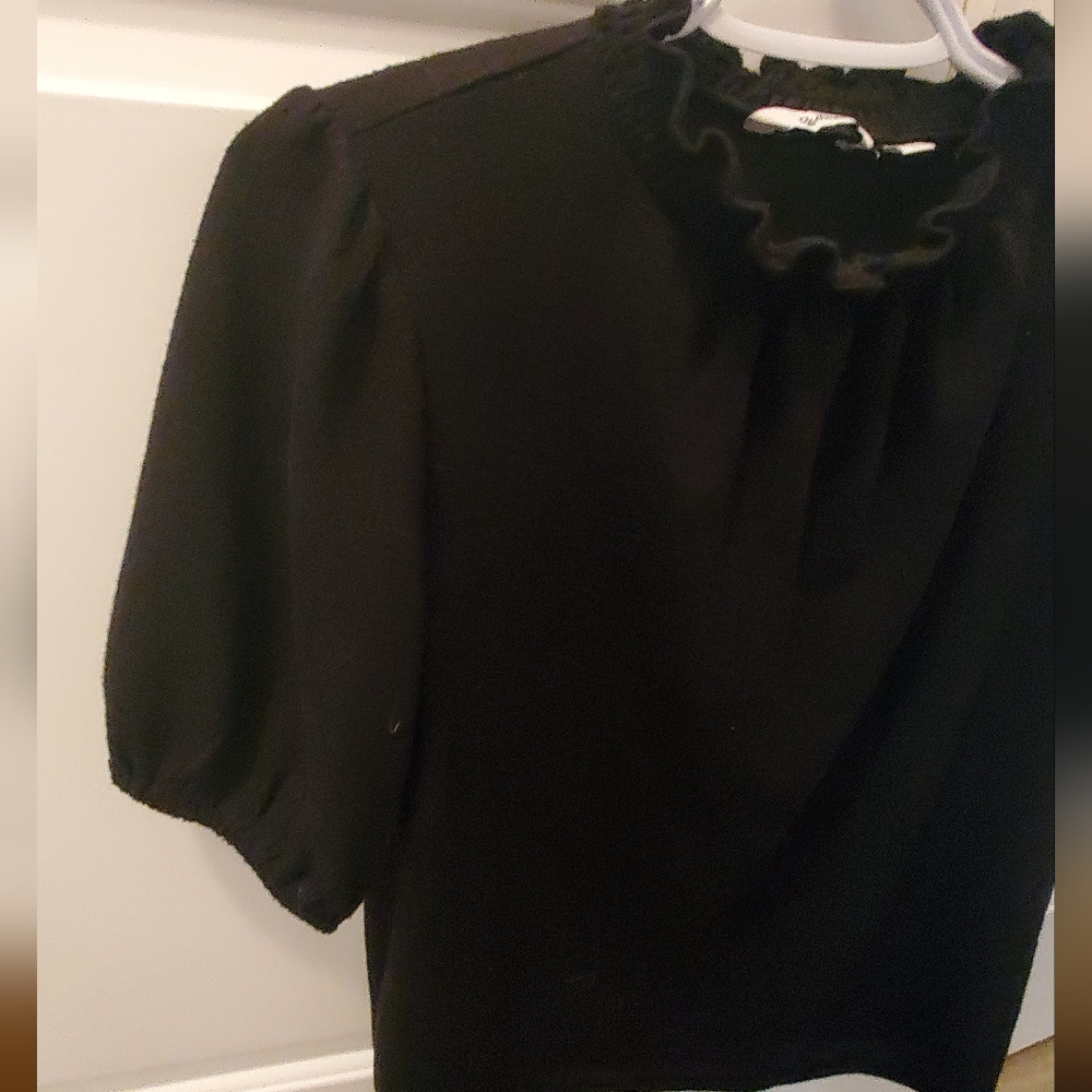 Reitmans Black Ruffled Puff Sleeve Blouse